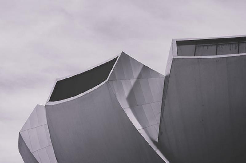 HOTELS MOVE TO IMPROVE SERVICE AS THEIR SCORES DIP