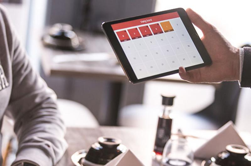 PM LEE ON SERVICE STANDARDS: BE A GOOD CUSTOMER AS WELL