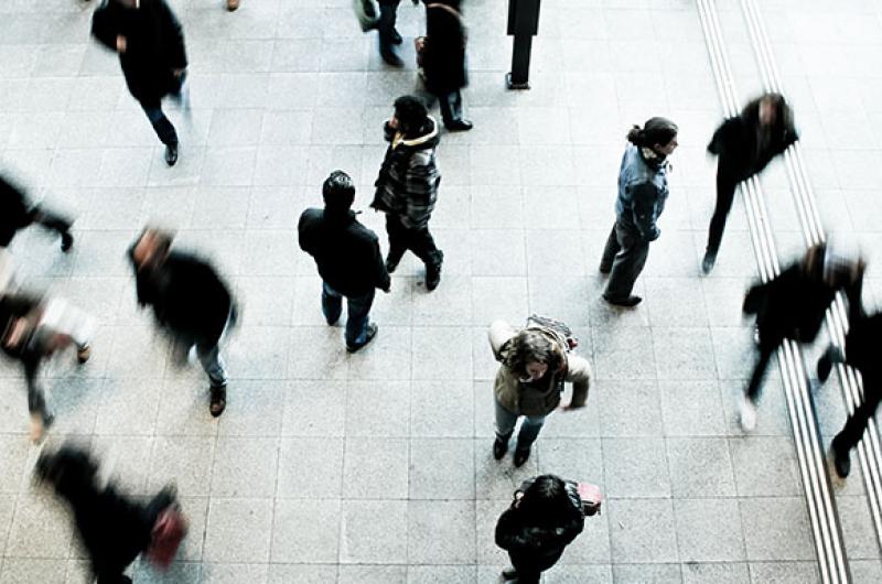 CUSTOMER SATISFACTION IN RETAIL AND INFO-COMMUNICATIONS SECTORS INCH UP IN 2015