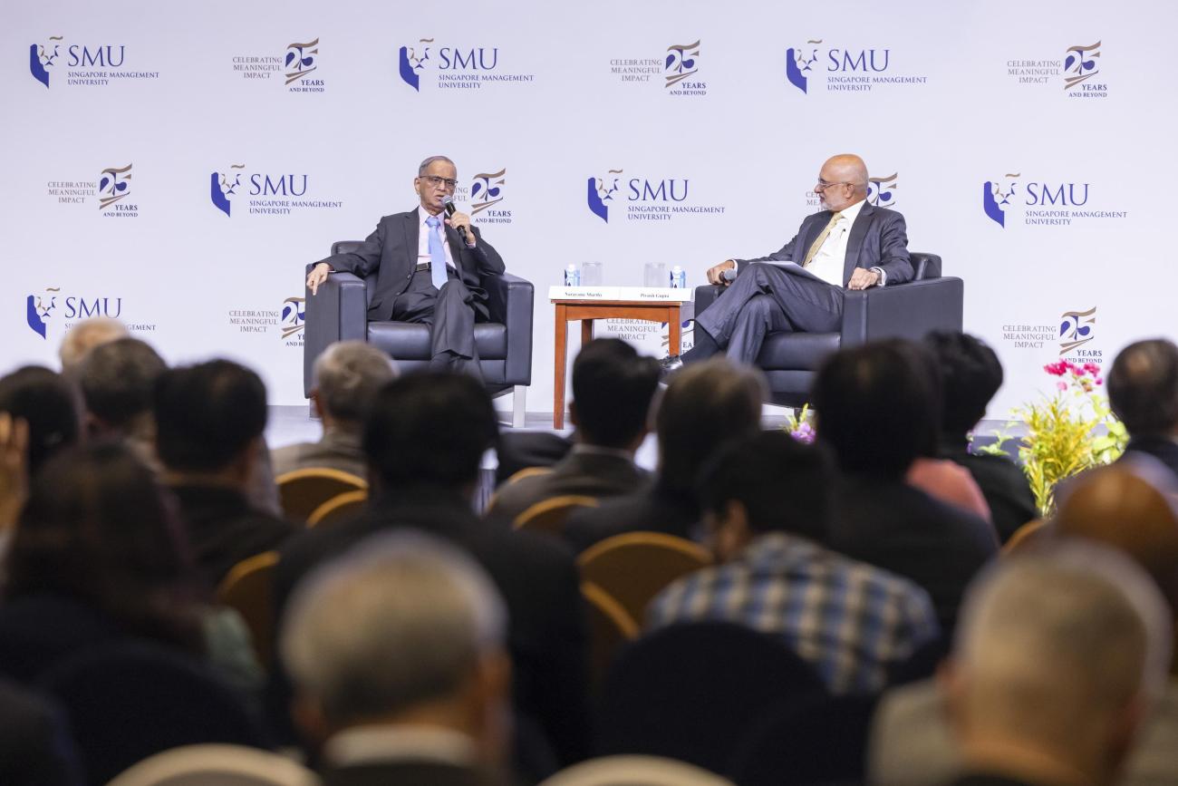 Mr Narayana Murthy (left) and Mr SMU Chairman, Mr Piyush Gupta, in-conversation.