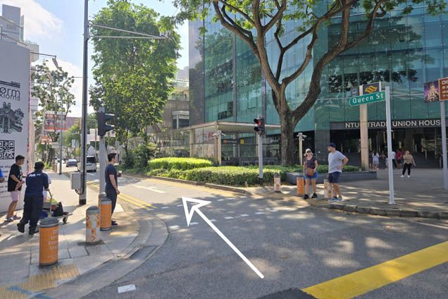 Step 1 from Hotel Grand Pacific bus stop